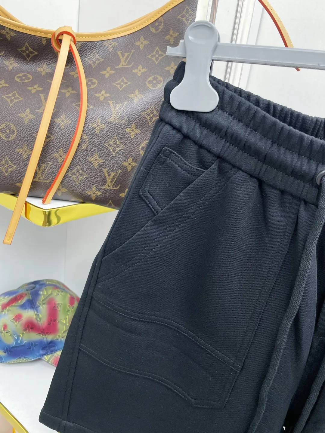 Bal Paris 2026 summer New Arrival embroidered letters 🪡 brand LOGO casual shorts DD are on sale simultaneously on the official website. Brand Classic LOGO casual pants, customized fabrics, excellent comfort and strong touch. Highly recognisable, perfect appearance and craftsmanship. Size:M-3XL